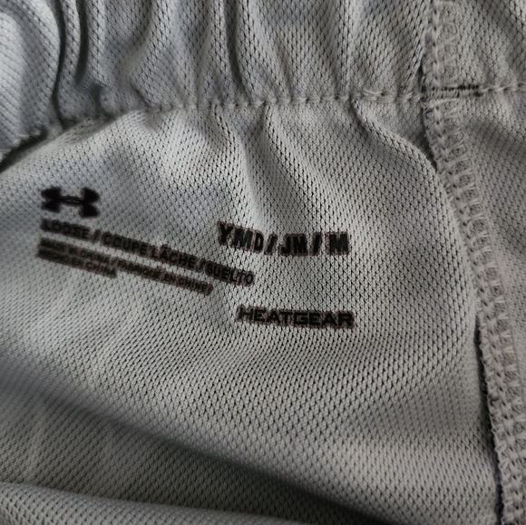 💥3 for $20💥 Under Armour Youth / Kids Medium Shorts - Picture 5 of 6